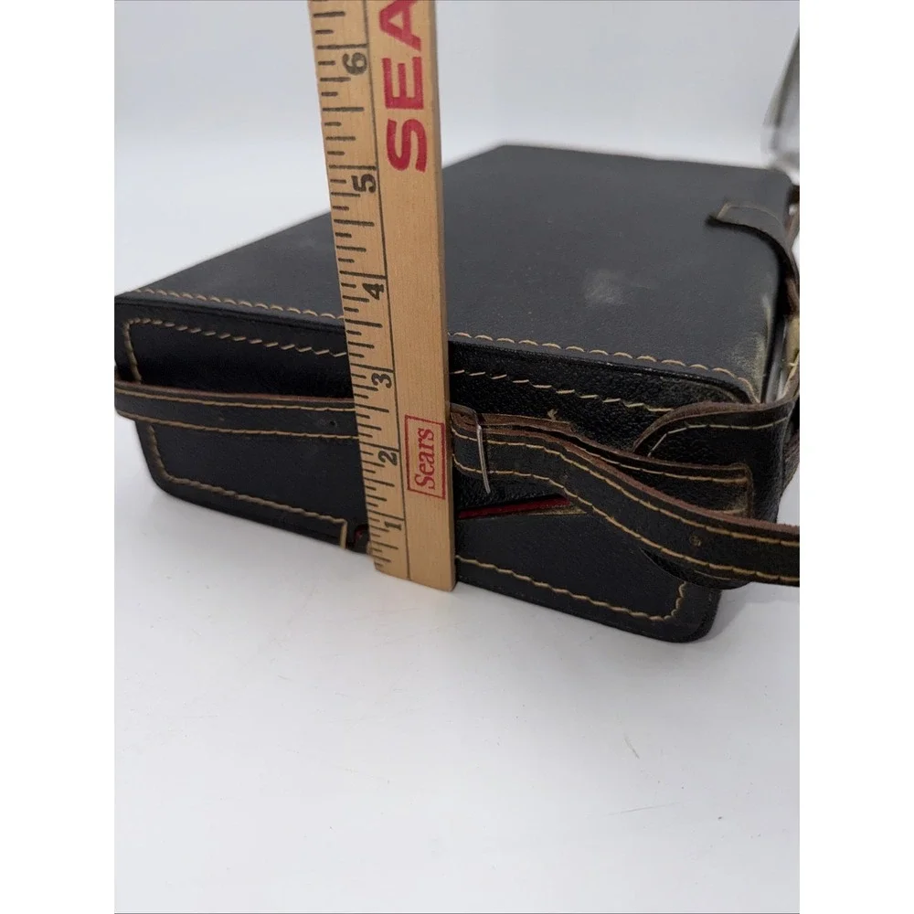 VINTAGE POLAROID LAND CAMERA AUTOMATIC 330 IN CASE